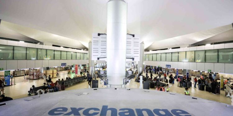 La DGAC firma contrato para la instalación de aire acondicionado en el AILA